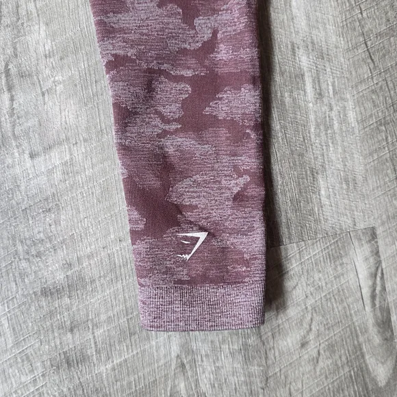 Gymshark Purple Camouflage Leggings - Picture 4 of 5